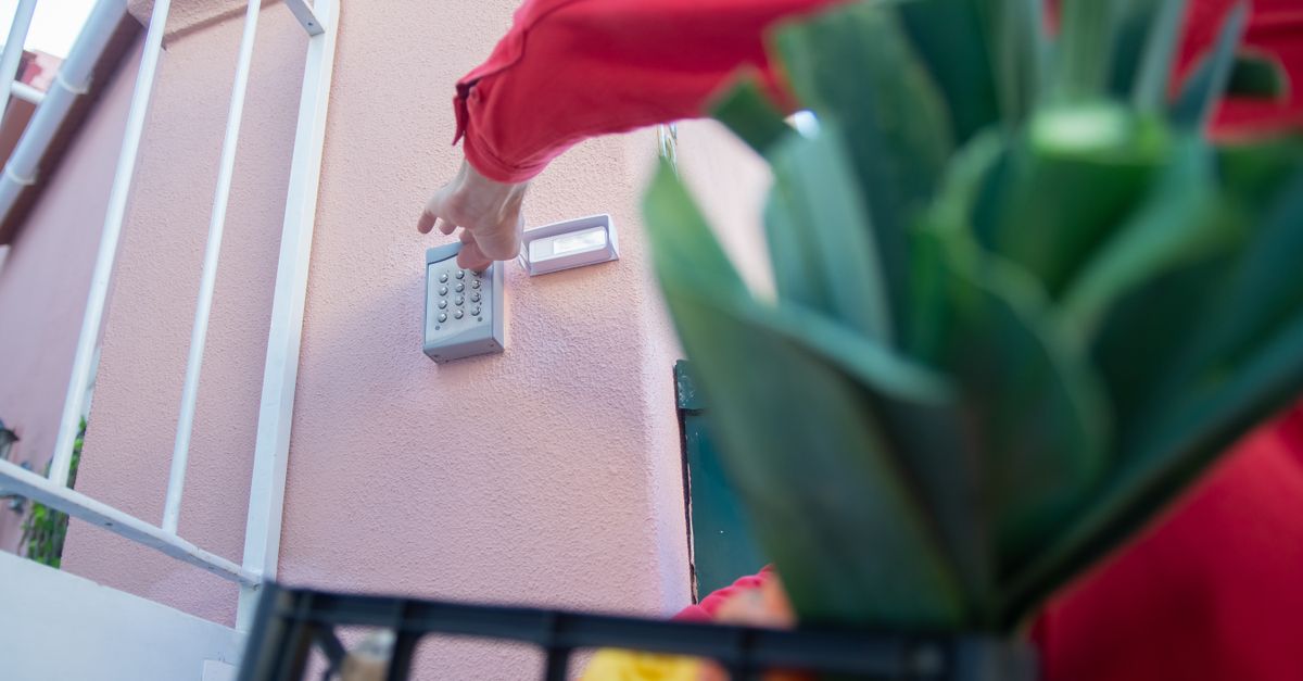 Smart Lock Installation and Keyless Entry for Renters — No Drilling Required — Fort Lauderdale Locksmiths Pro