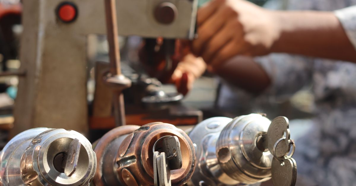 What to Do Before Calling During a House Lockout — Fort Lauderdale Locksmiths Pro